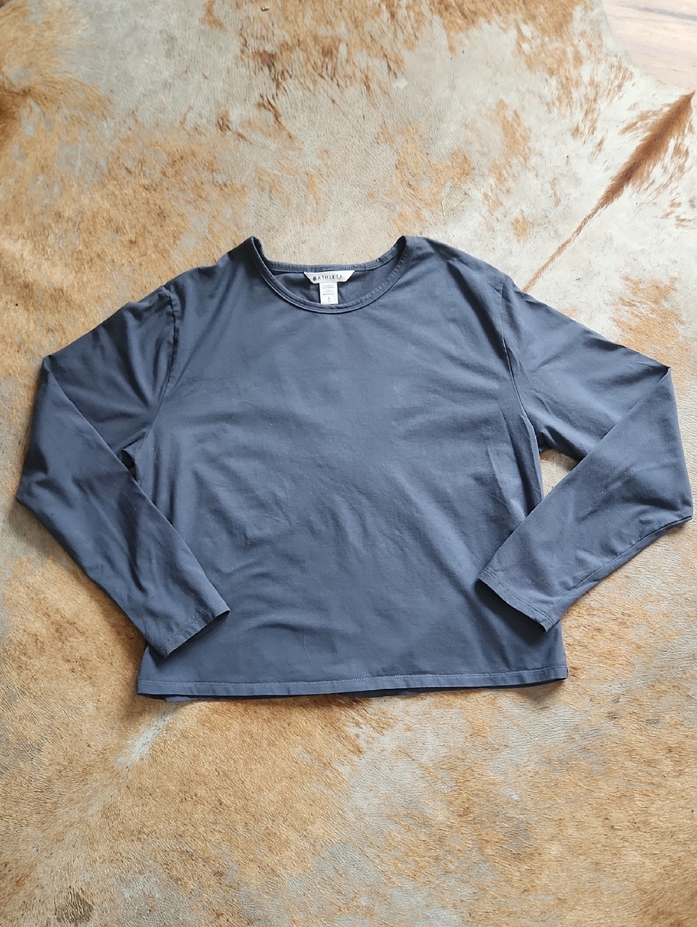 Athleta Slate Gray Long Sleeve Crewneck Top